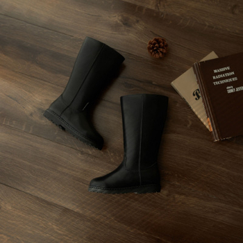 Laste Martens-stiilis saapad, nahk pealispind, kõrge varrukas, kummijalad, külgrihmluk, sisetald lühikese pliisi ja tugeva puuvillaga