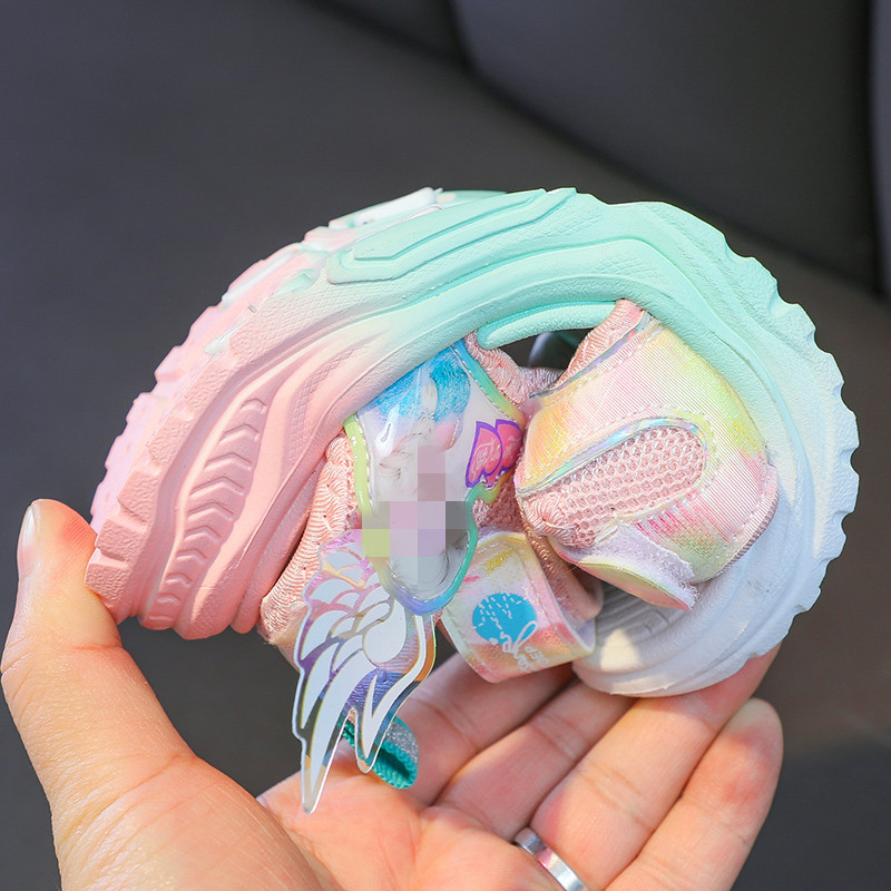 Meitenēm vasaras sandales ar karikatūras spārnu princeses motīvu – Velcro aizdare, augšpuse PU + sietveida materiāls, mīksta zole