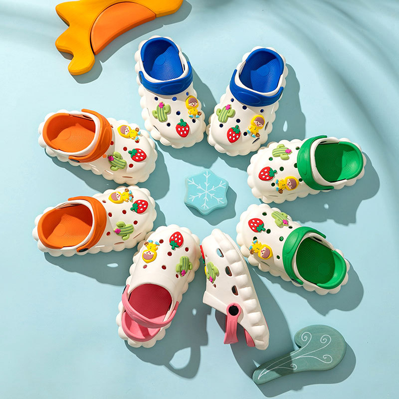 Детски обувки с дупки - Карикатурен принт, EVA горна част и подметка, еднопластово формоване, унисекс