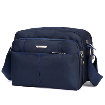 Geantă de umăr pentru bărbați din pânză Oxford, stil urban minimalist, design multistrat, impermeabilă și rezistentă, încăpătoare pentru laptop de 10 inch, Darnoch