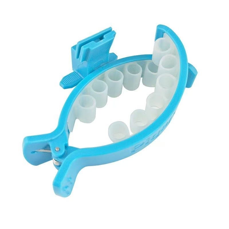 Alat za skupljanje psećeg izmeta za vanjsku upotrebu, klip za vrećicu, plastika, plosni otvor, uobičajene debljine