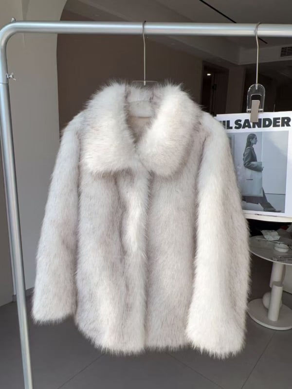 Palton damă din blană artificială de vulpe, ecologic, lungime medie, mâneci lungi, stil de iarnă