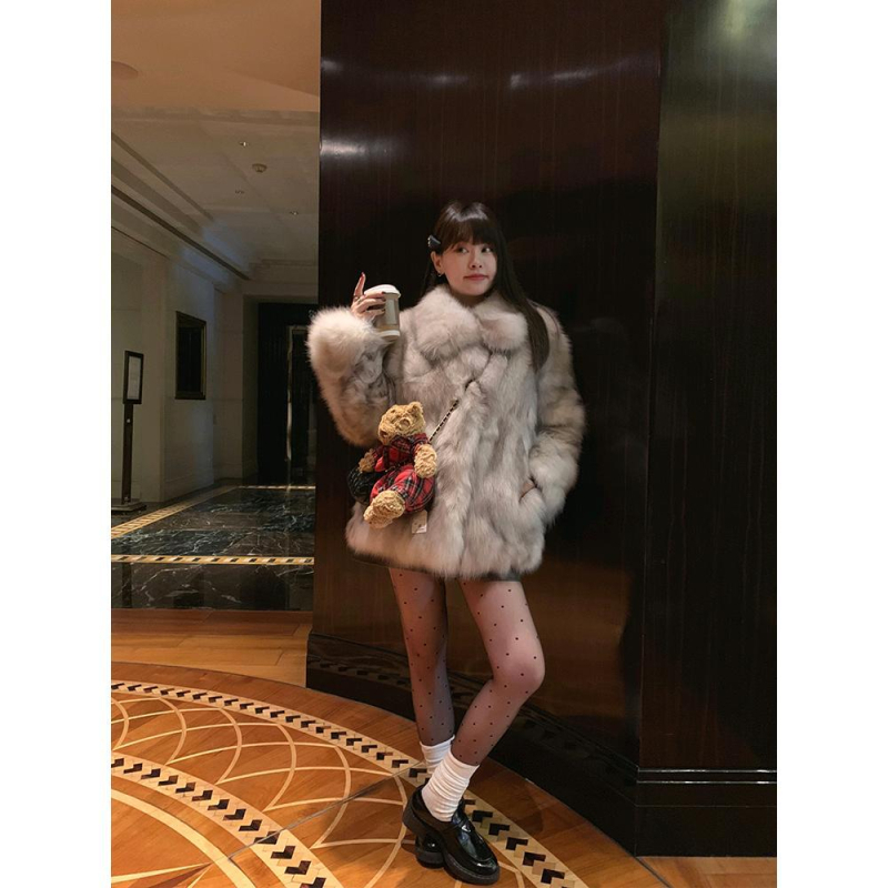 Palton damă din blană artificială de vulpe, ecologic, lungime medie, mâneci lungi, stil de iarnă