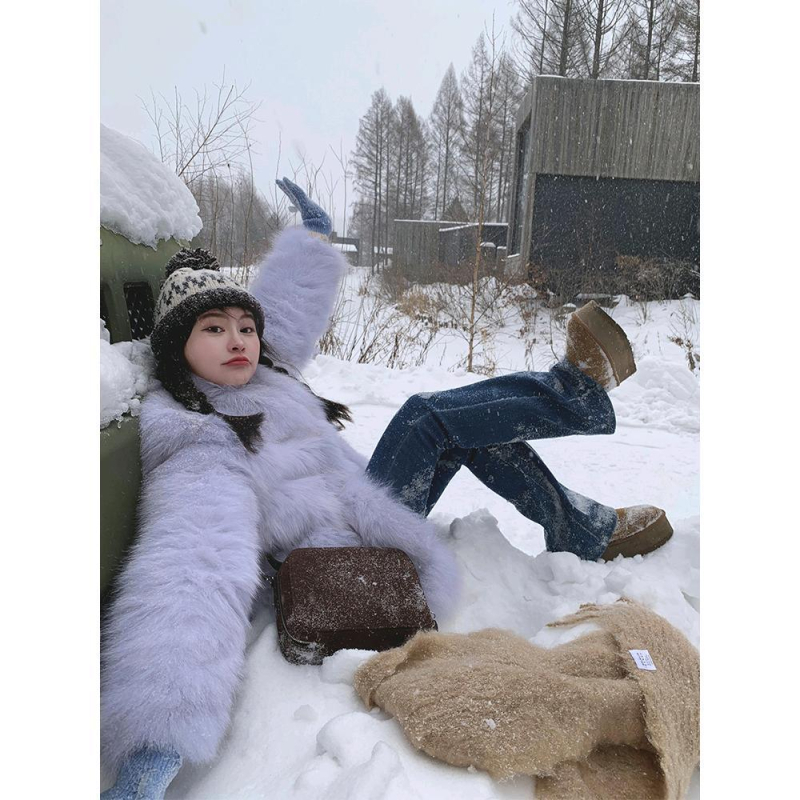 Palton damă din blană artificială de vulpe, ecologic, lungime medie, mâneci lungi, stil de iarnă