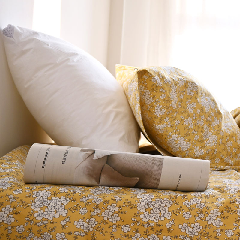 Lova patalynės komplektas (paklode, antklodės užvalkalas, pagalvės užvalkalas) – Silk flower medžiaga; prekė Other; tinkama studentų bendrabūčiui.