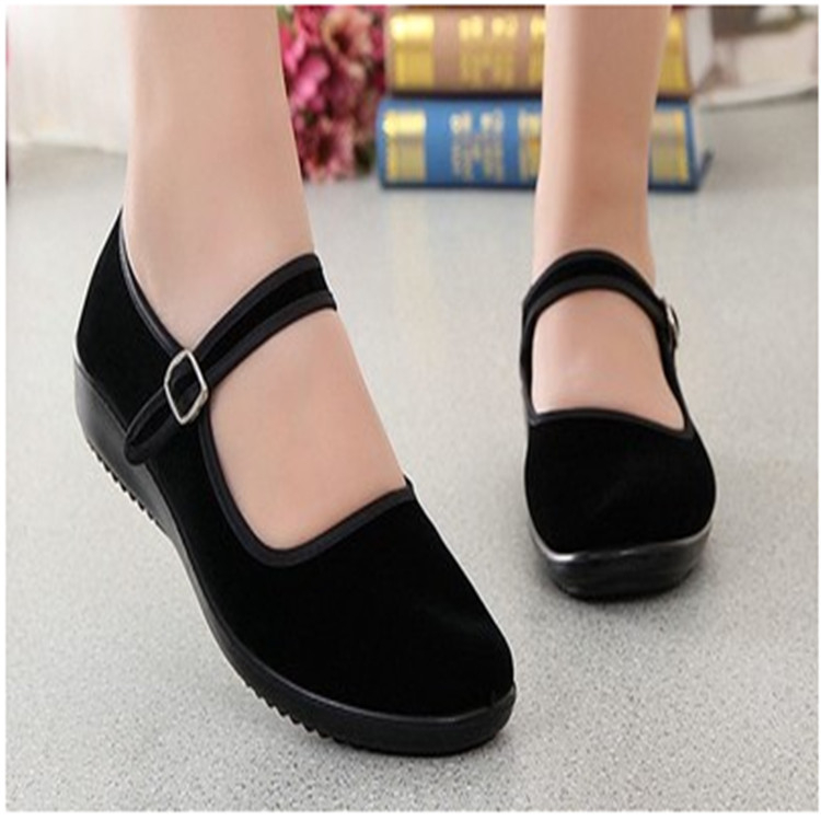 Αθλητικά παπούτια σε στυλ Δημοκρατίας της Κίνας, στρατιωτικά για παιδιά και εφήβους 7–16 ετών. Άνω: βαμβακερό πανί; Σόλα: Lasagna; Εσωτερικό: ύφασμα; Εσωτερικό υλικό: βαμβάκι; Στυλ: εθνοτικό