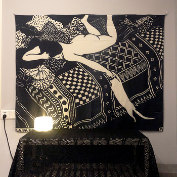 Plišani zidni goblen s motivom lika, pravokutnog oblika, ručno i strojno pranje