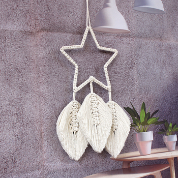 Zidni goblen s petokrakom zvijezdom, ručno tkan od pamukovog užeta; glavni sastav: 71–80% pamuk; sekundarni sastav: lino; postupak: ručno tkanje