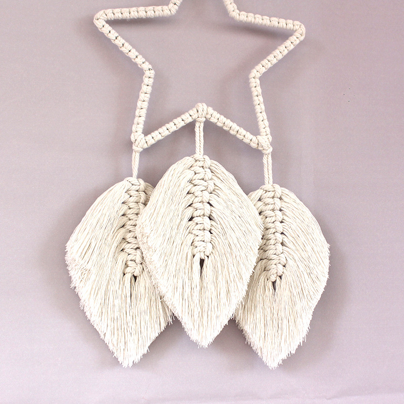 Zidni goblen s petokrakom zvijezdom, ručno tkan od pamukovog užeta; glavni sastav: 71–80% pamuk; sekundarni sastav: lino; postupak: ručno tkanje