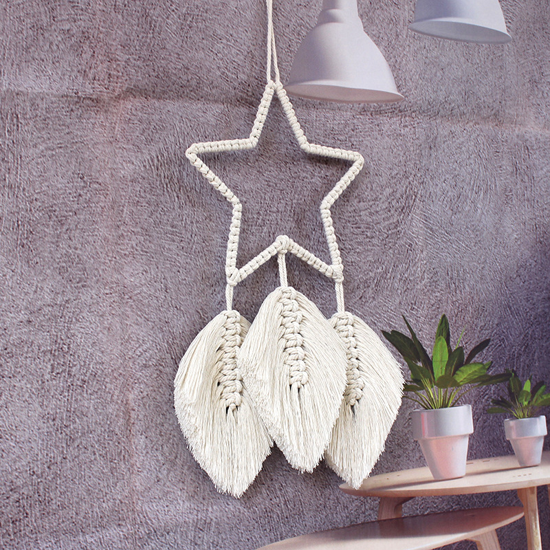 Zidni goblen s petokrakom zvijezdom, ručno tkan od pamukovog užeta; glavni sastav: 71–80% pamuk; sekundarni sastav: lino; postupak: ručno tkanje