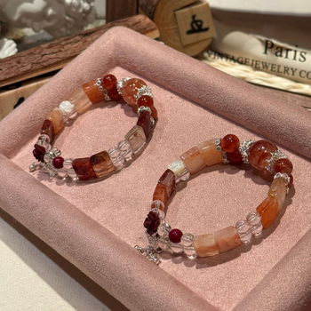 Narukvica s kristalnim perlama, bez bočnih kamenčića, modna jesen 2025