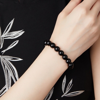 Narukvica od obsidijana, unisex stil, prirodni stil, geometrijski oblik (Materijal: obsidijan; Obrada: brušenje i poliranje; Stil: unisex; Oblik: geometrijski; Kategorija: ručni ukras)