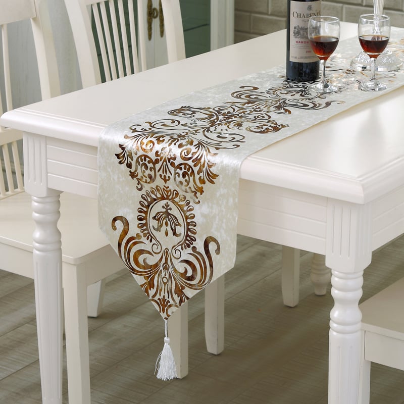 Table Runner cu accente bronzate, stil palat european modern, model geometric, țesătură flok, fibre de polipropilenă 80%