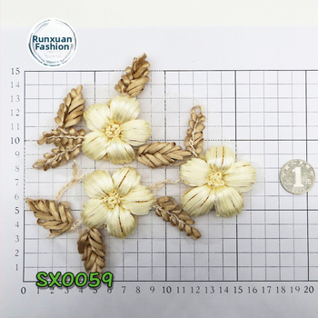 Vintage rankų darbo siuvinėta kaspinė gėlių lipukė, 3D audinio dekoras drabužiams — Medžiaga: Sardine; Prekės ženklas: Runxuan Clothing; Tinka rankšluosčiams, paltoms, moterų drabužiams, galvos apdangalams, kojinėms, megztiniams, rankinėms