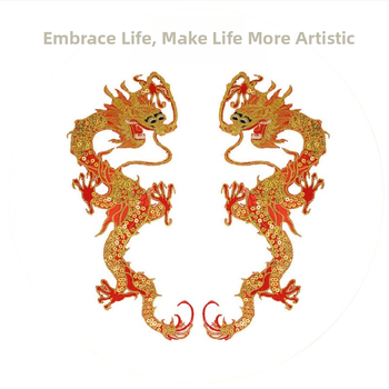 Sárkány hímzett vászon folt flitterekkel, forró olvadó ragasztó hátlappal, ruhákhoz és táncos ruhákhoz (Anyag: vászon + hímzőszál; Márka: New yi hao embroidery)