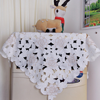 Rain Dream покривка за маса, плат, правоъгълна, принт с растения и цветя, мултифункционална и прахоустойчива