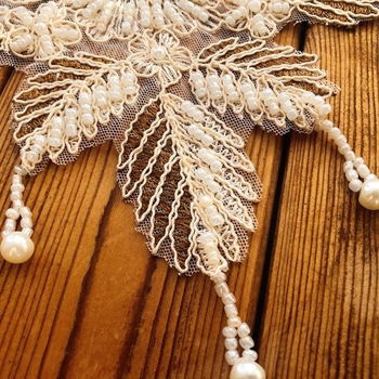 Acoperire decorativă de praf cu dantelă în stil european, cusută manual cu mărgele, pentru seturi de ceai și mici electrocasnice; Material: fibră chimică; Potrivit pentru living, dormitor și spații comerciale