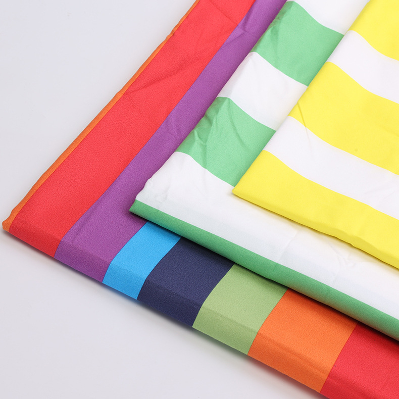 Prosop de baie cu dungi digitale – fibră ultra-fină, terry cu două fețe, pentru exterior, uscare rapidă, absorbant, 200–300 g, 32 fire, țesătură simplă