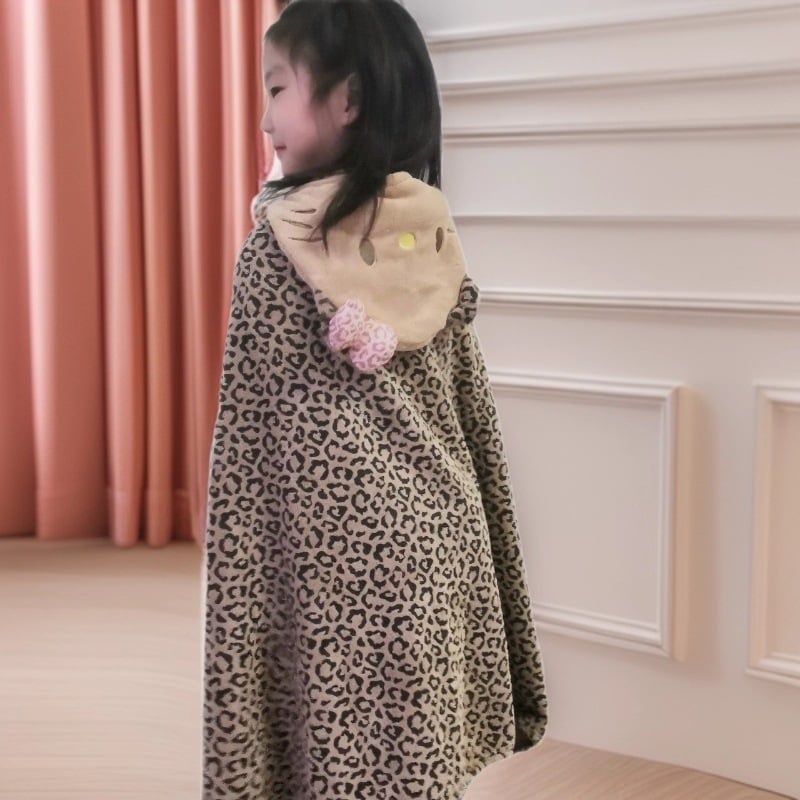Shuangli Originalna nova deka s kapuljačom s leopard uzorkom za kupanje KT deka, šal i deka za odmor, crtani film sladak