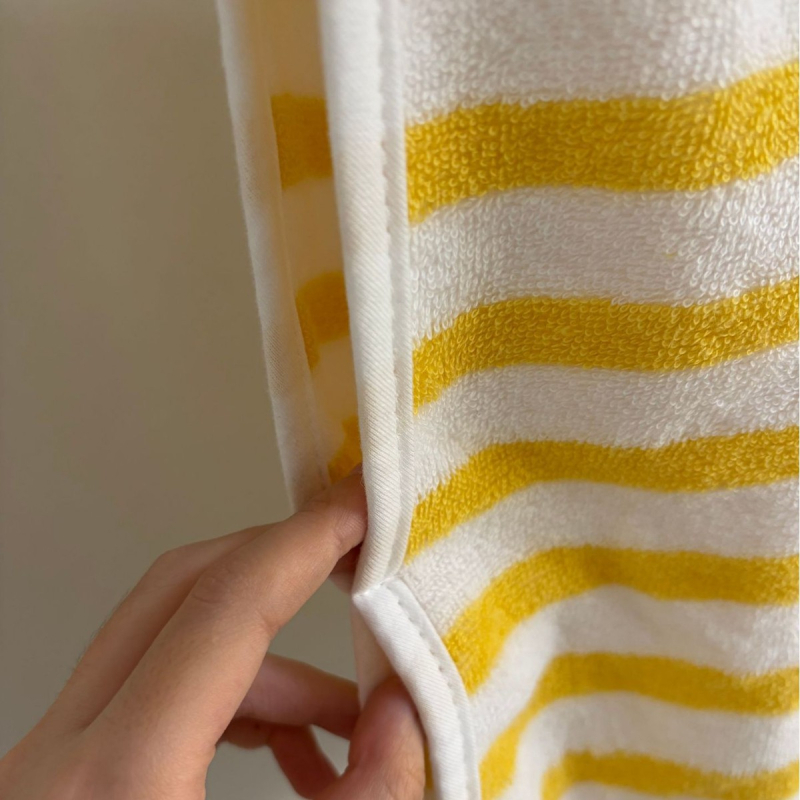 Prosop de baie cu glugă pentru copii, din bumbac 100%, uscare rapidă; greutate 200-300 g; fir 21-pli; țesătură Plain weave; procesare personalizată