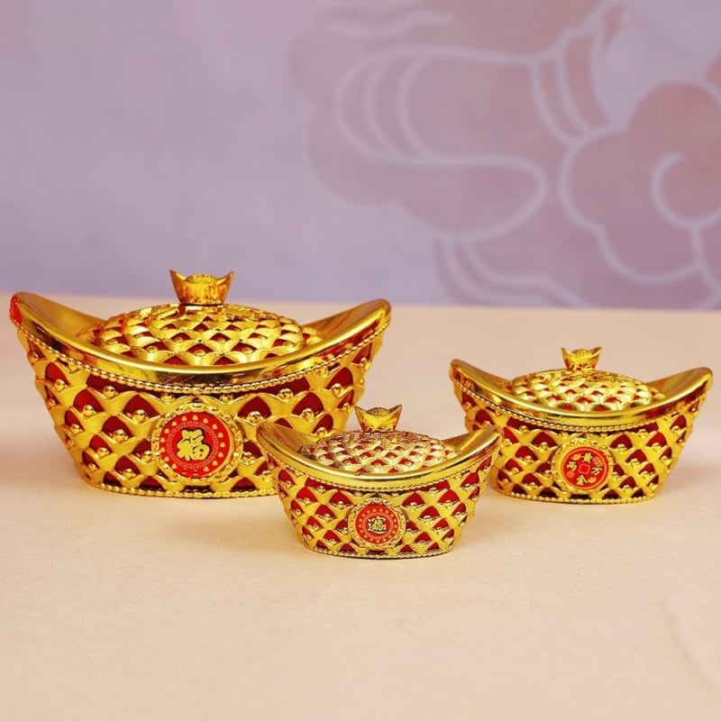 Prazan zlatni ingot ukras - plastična kutija za slatkiše, rekvizit za dnevni boravak i pozornicu, s mašnicom i torbom