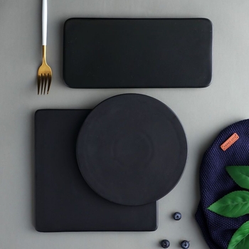 Porcelanska okrugla tanjura, moderan minimalistički stil, pogodna za mikrovalnu