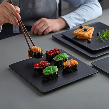 Porcelanska okrugla tanjura, moderan minimalistički stil, pogodna za mikrovalnu