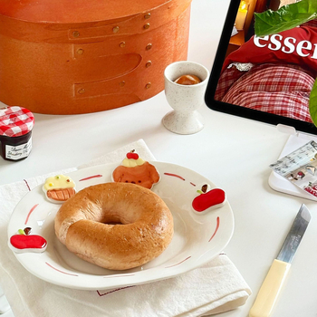 Keramički tanjur s ručno crtanim cartoon uzorkom, nepravilnog oblika, pogodan za mikrovalnu pećnicu, sladak stil, za doručak i desert