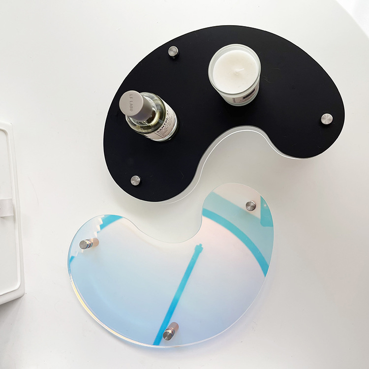 Apvalus organinio stiklo padėklas, šiaurietiškai įkvėptas lengvojo prabangaus stiliaus, skirtas arbatai, vaisiams, kvepalams ir vonios saugojimui