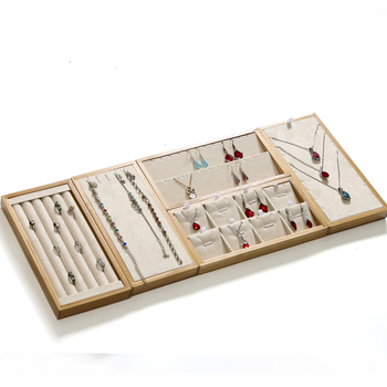 Bambuszból készült ékszerkiállító polc, egyemeletes, paletta stílusú, összeszerelt kivitel