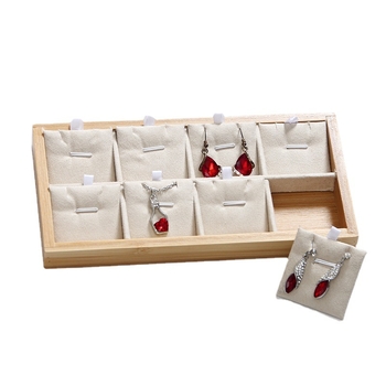 Bambuszból készült ékszerkiállító polc, egyemeletes, paletta stílusú, összeszerelt kivitel