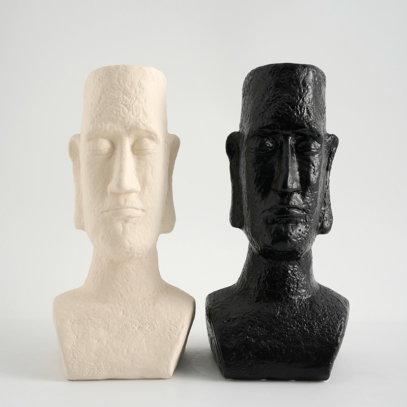 Vază-sculptură ceramică cu cap, porțelan glazurat, inspirație nordică, stil wabi-sabi, ornament mare pentru aranjarea florilor cu temă războinic