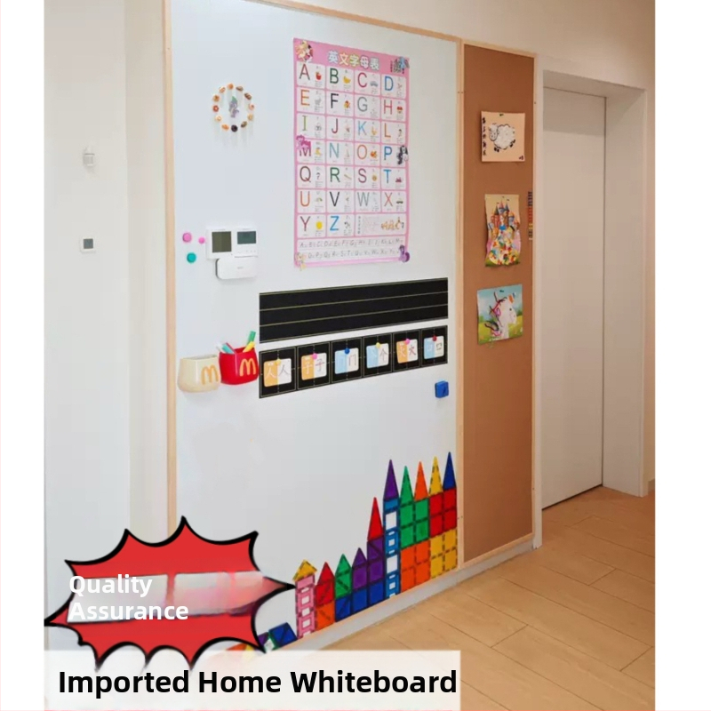 Emalēta dēļa ar koka rāmi un korķi rakstīšanai un bērnu grafitiem, klases sienas dekors