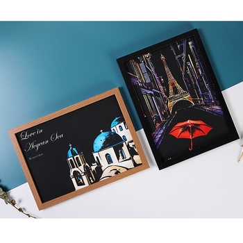 Scratch-off fotorāmis – Korejas pilsētas nakts skats; taisnstūrveida formā; materiāls: mākslīgā plāksne; zīmols Jumping Deer; sērija: fotorāmis