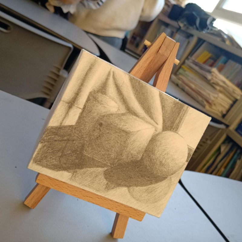 Koka gleznošanas statīvs, galda tri-potīgais statīvs, sērija: mazais rāmis + statīvs, materiāls priede