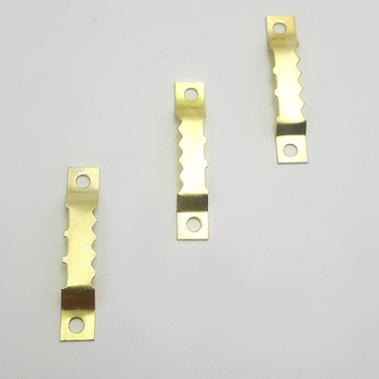 Nuotraukų rėmo kabykla – dantytas dvipusis kabliukas (Medžiaga: Metalas; Gamybos procesas: Elektroplakavimas; Priedas tipas: Dantytas kabliukas; Stilius: Modernus paprastumas; Pakuotė: Maišeliai)