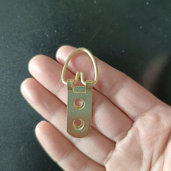 Háčik na rám fotiek – kovový, razba, značka Guoqiang, moderný minimalistický štýl