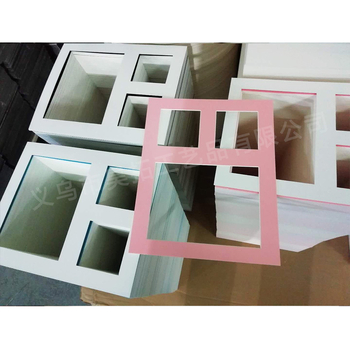 Medinis nuotraukų rėmelis su kartono įdėklu, mechaninė gamyba, kryžminis siuvinėjimas, modernus minimalistinis stilius balkono apdailai