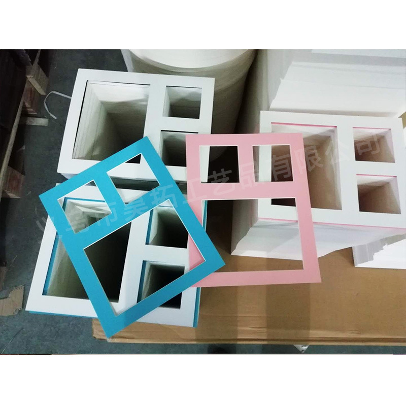 Medinis nuotraukų rėmelis su kartono įdėklu, mechaninė gamyba, kryžminis siuvinėjimas, modernus minimalistinis stilius balkono apdailai