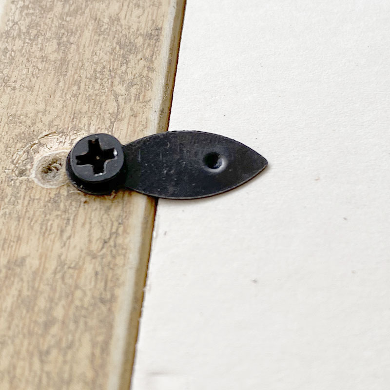 Fém hátlap fotókerethez, sajtolási technikával, modern minimalista stílus