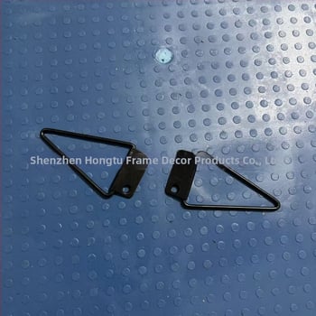 Geležinis foto rėmo kabliukas su trikampiu galiniu kabliu, elektroplatintas, šiuolaikinis minimalistinis stilius, tinkamas svetainei, miegamajam, studijai ir įėjimui