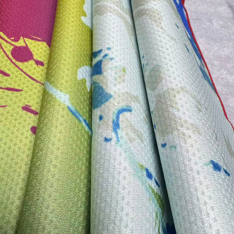 Prosop de sport din microfibră – uscare rapidă, absorbție a transpirației; antibacterian și cu senzație de răcire; 430 gsm; imprimare logo disponibil