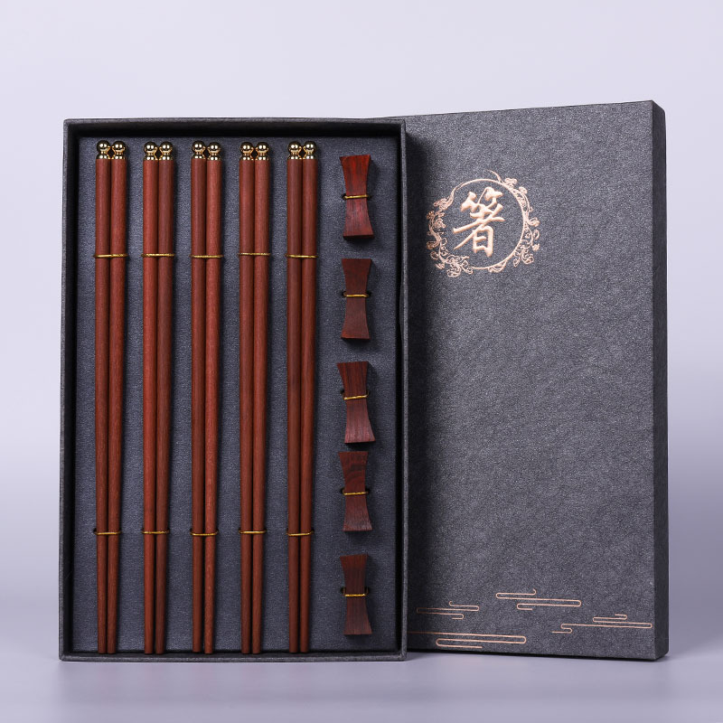 Drveni set štapića, 5 pari u poklon kutiji, sandalwood, otisnuto logo, prilagodljivo