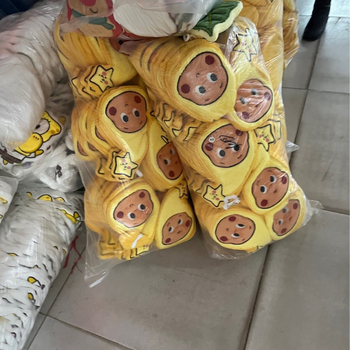 Prosop de mână cu design drăguț Star Man, pentru agățat, absorbant și uscare rapidă. Material: fleece coral; fir: 150D; greutate: 30–50 g; proces de producție: tivire, imprimare.