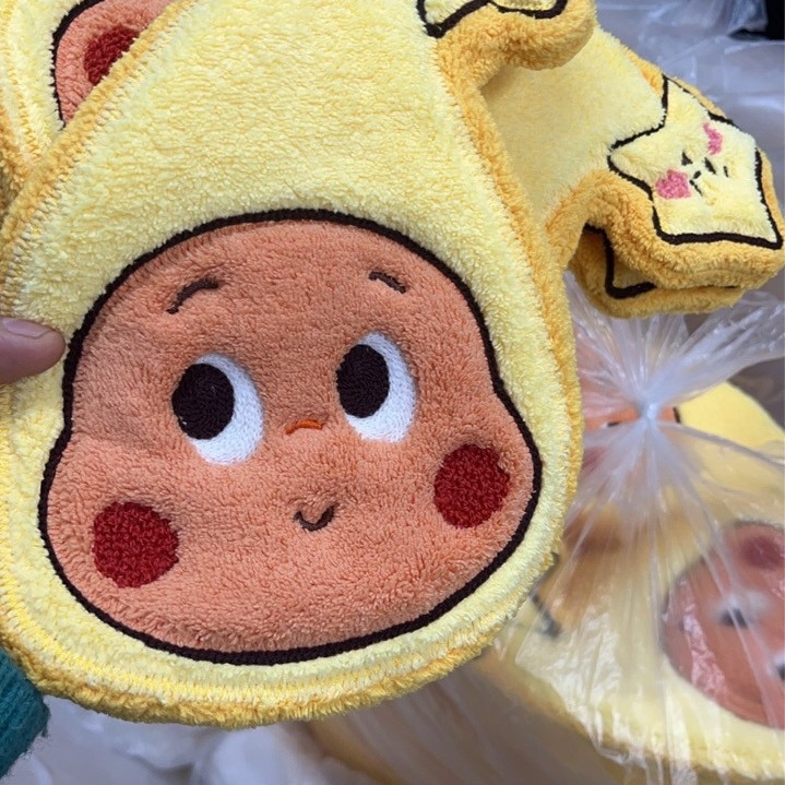 Prosop de mână cu design drăguț Star Man, pentru agățat, absorbant și uscare rapidă. Material: fleece coral; fir: 150D; greutate: 30–50 g; proces de producție: tivire, imprimare.