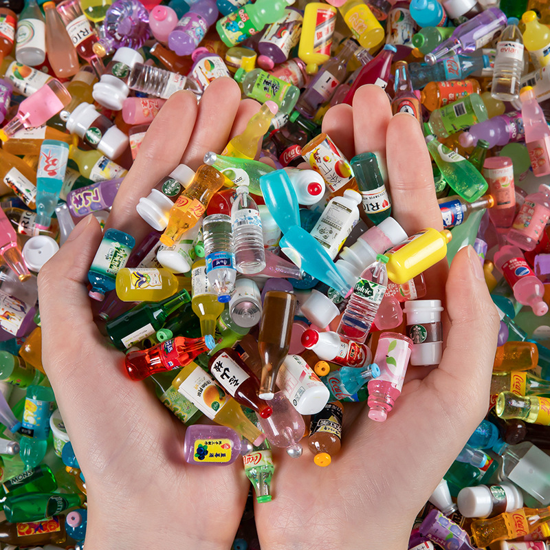 Miniaturna boca napitka – plastika/smola, tisak, uzorak boce napitka, DIY za djecu