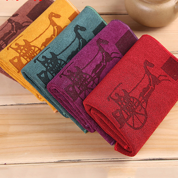 Prosop de ceai, fibre ultrafine, imprimare logo, absorbție de apă 0–5 s, greutate 50 g.