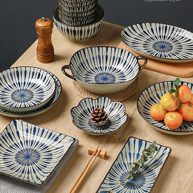 Japanski stil porcelanski set zdjela i tanjura s prugastim uzorkom, mikrovalna pećnica kompatibilna, mogućnost prilagodbe