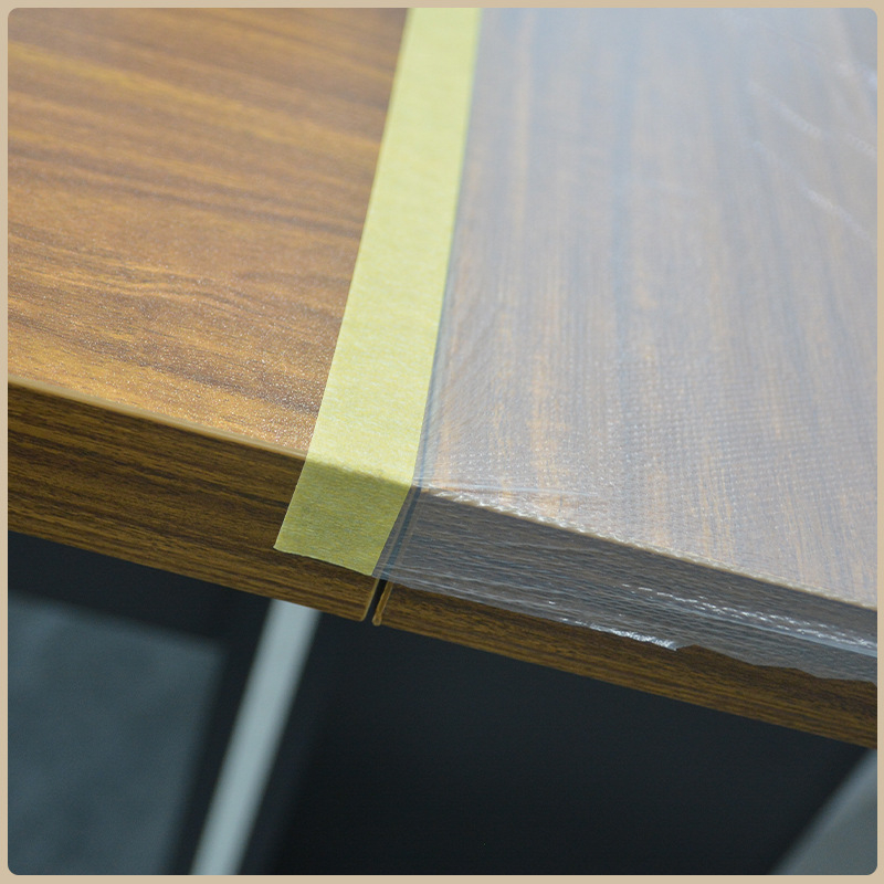 PE lipni apsauginė plėvelė spintoms – dulkių apsauga dažymui, ilgis 20 m, storis 0,7, aukšto klampumo klijai, popieriaus branduolys