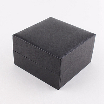 PU bőr óradoboz felnyíló fedéllel, ékszertároló funkcióval, nyomtatott logóval, 100 darabos csomag